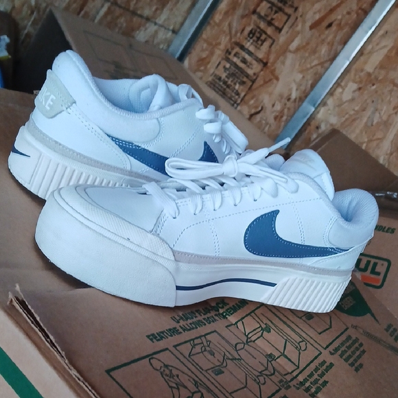 Nike DM7590-104 Court Legacy Lift Platform Sneakers Size 8 Womens Blue White - Picture 12 of 15